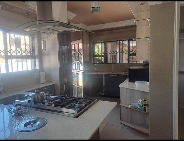 4 BEDROOM HOUSE FOR SALE IN BRACKENHURST